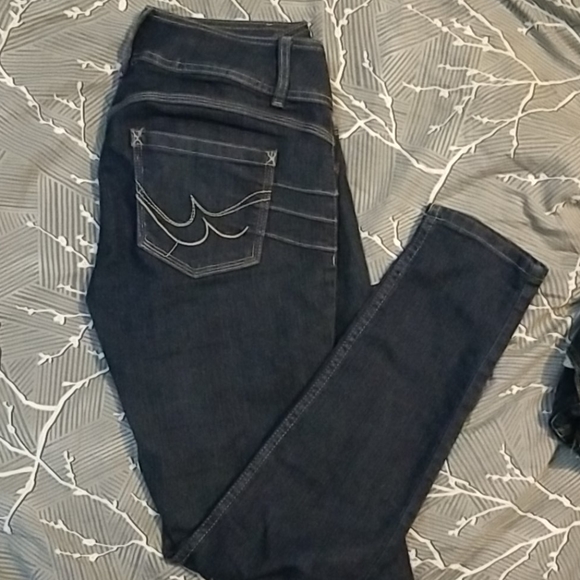 Skinny Jean's - Picture 2 of 2